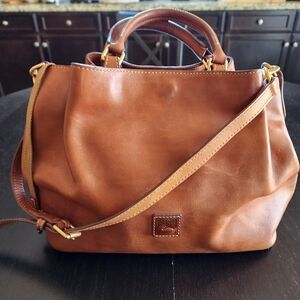 Dooney & Bourke Women's Florentine Barlow Bag Natural Lots Of Pockets Very Roomy